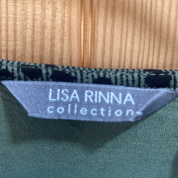 Lisa Rinna Collection Green Leopard Print Top - Picture 4 of 9